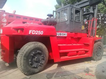 China Los camiones de bifurcación de la mano de FD250 25T segundo accionaron la transmisión del camión de plataforma proveedor