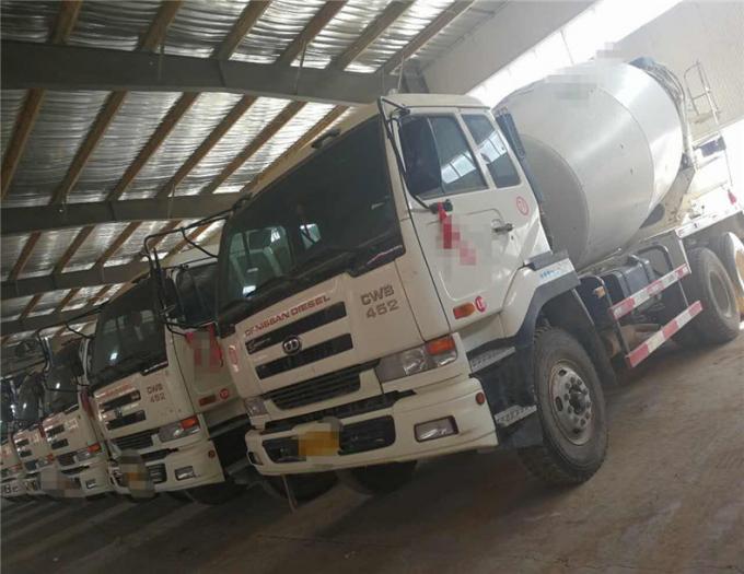 Camiones usados motor del mezclador concreto 10PE1, camión móvil del mezclador concreto